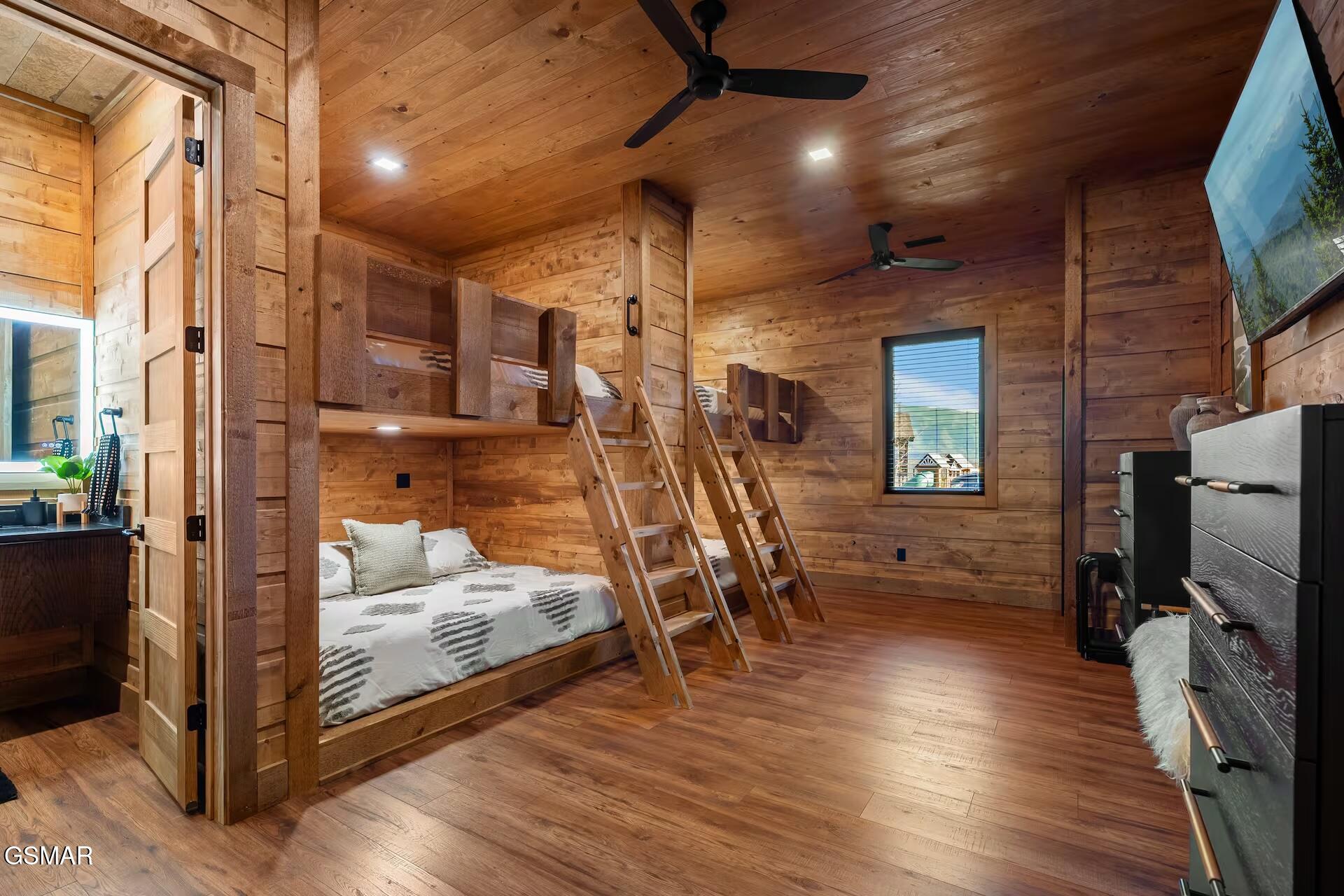 1030 Wiley Oakley Drive Gatlinburg TN 37738