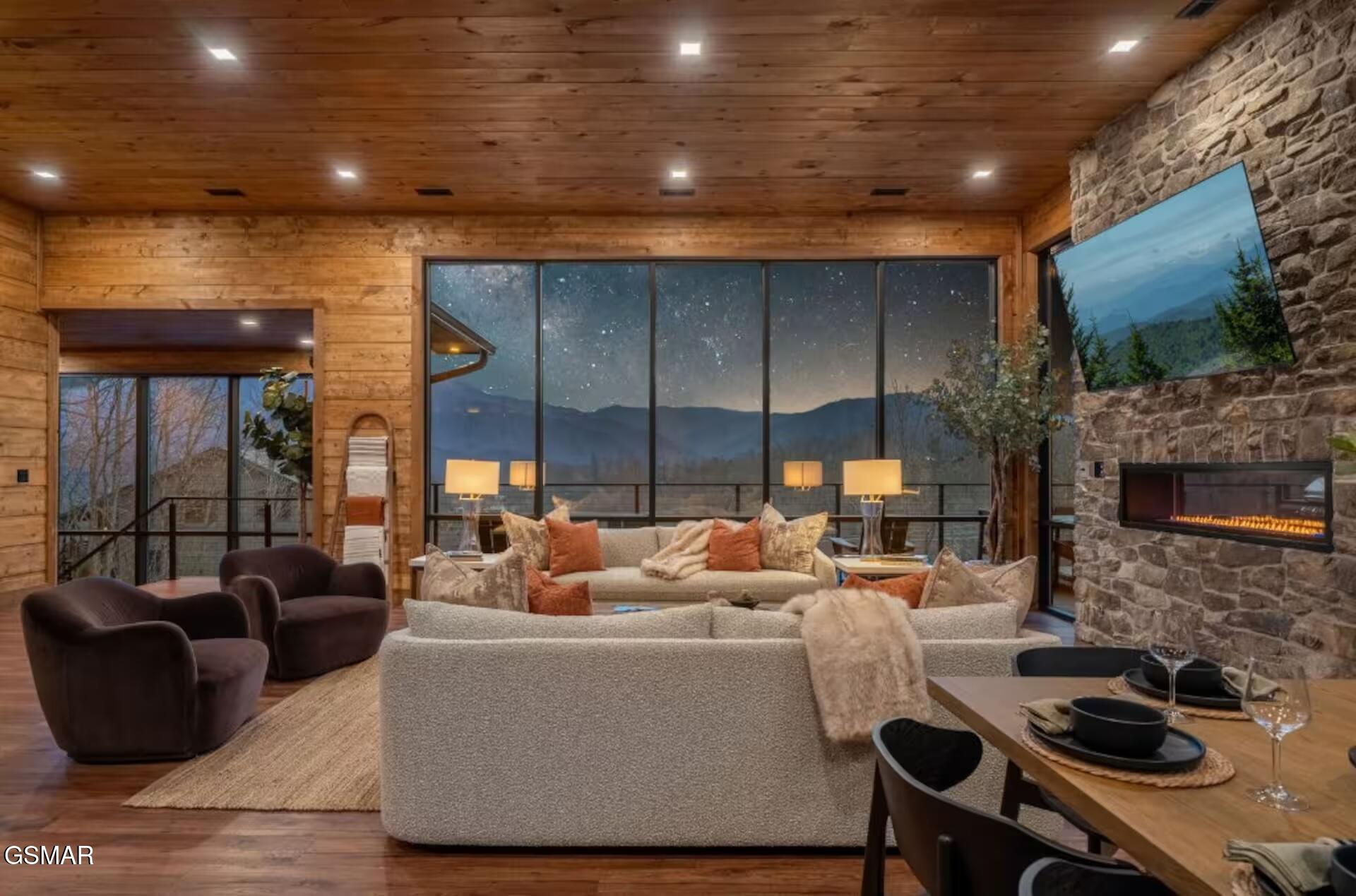 1030 Wiley Oakley Drive Gatlinburg TN 37738