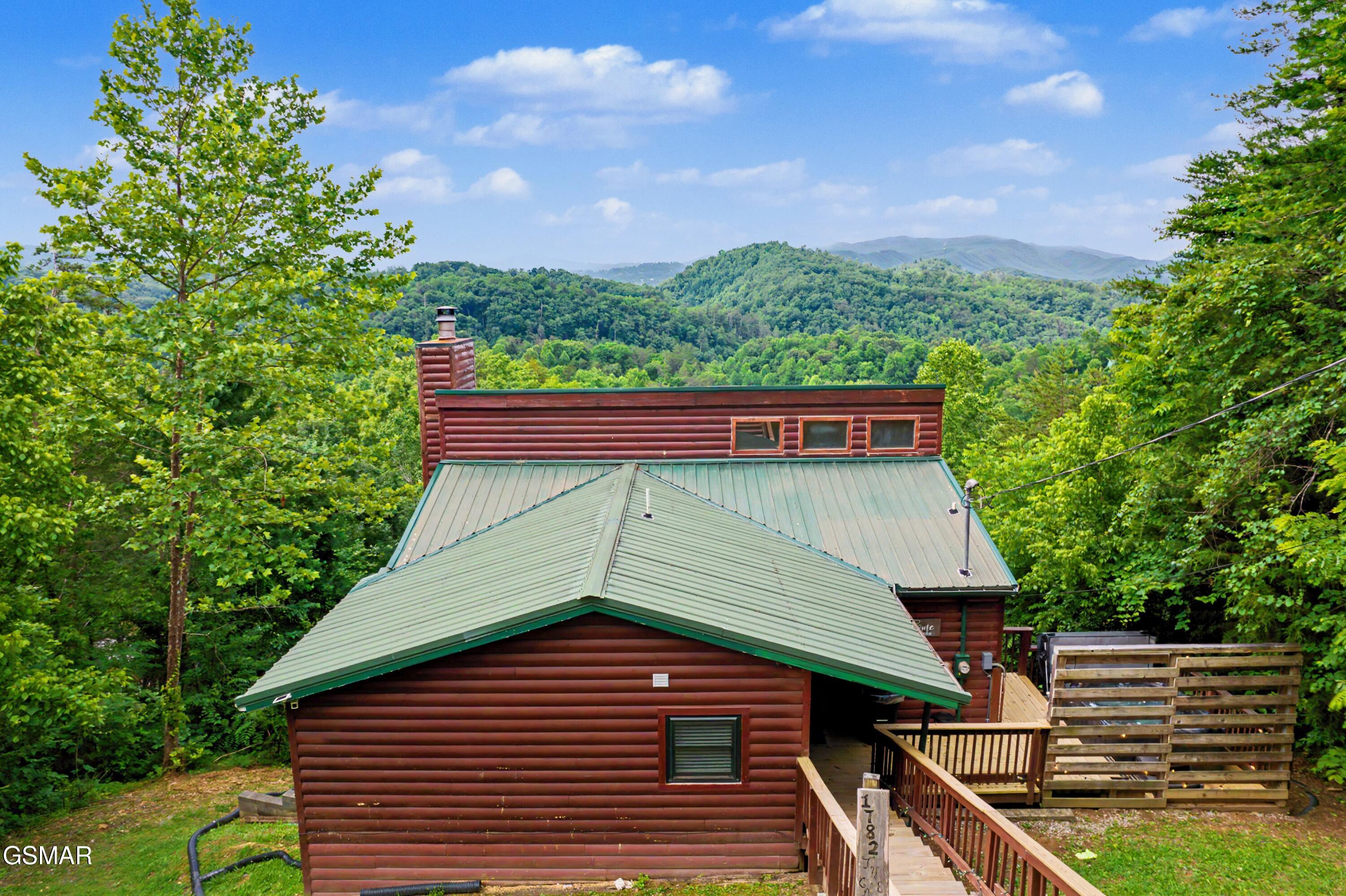 1782 Red Bone Way Sevierville TN 37876