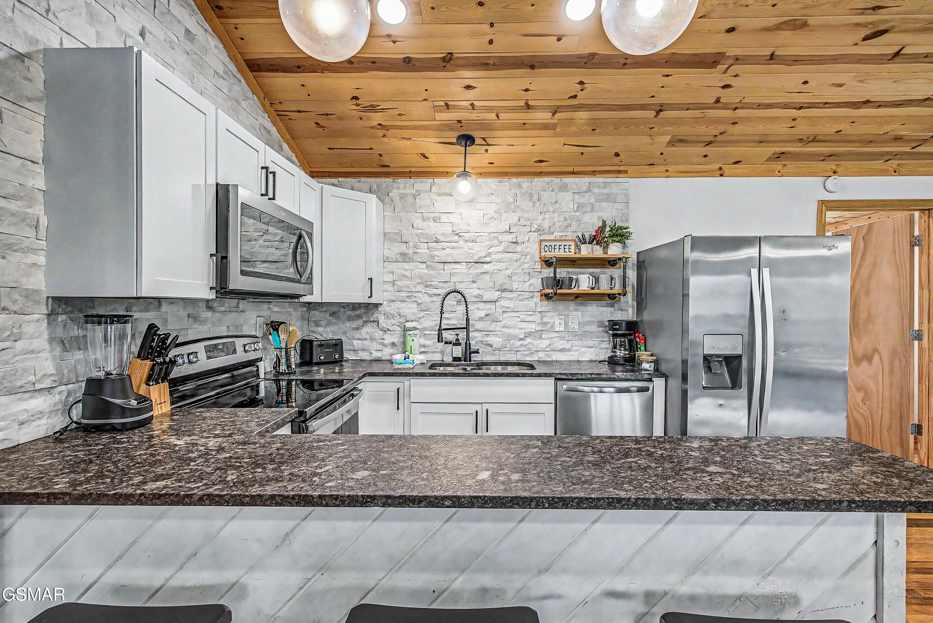 1782 Red Bone Way Sevierville TN 37876
