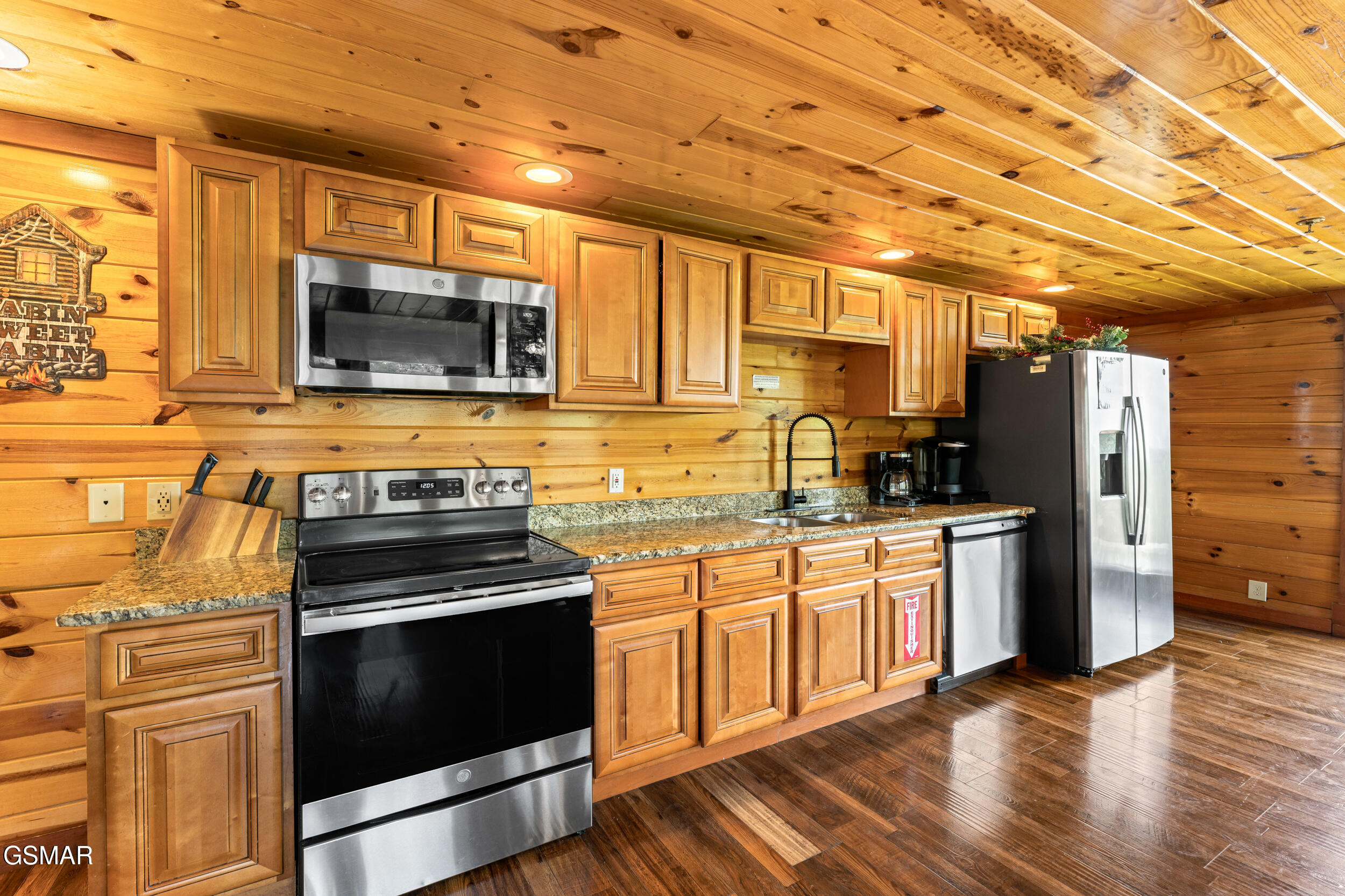 1232 Bird Nest Way Sevierville TN 37876
