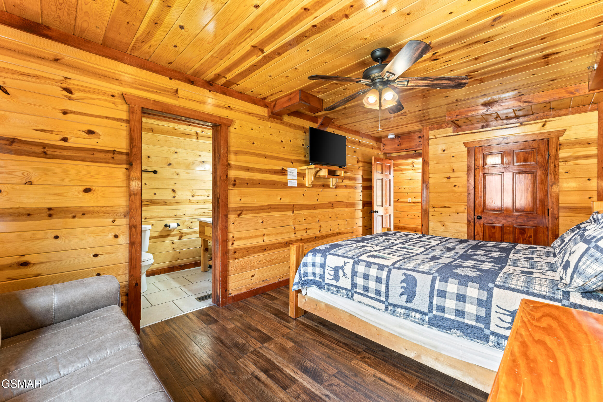 1232 Bird Nest Way Sevierville TN 37876
