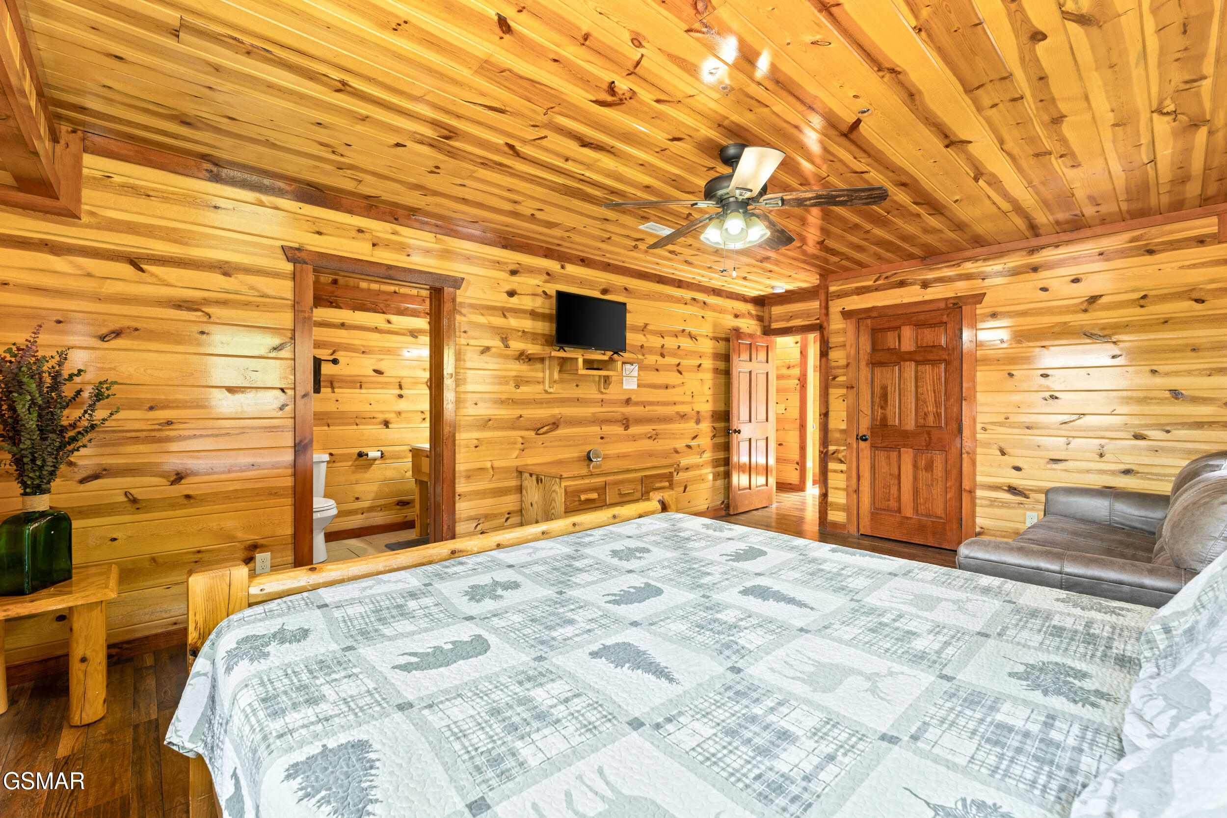 1232 Bird Nest Way Sevierville TN 37876