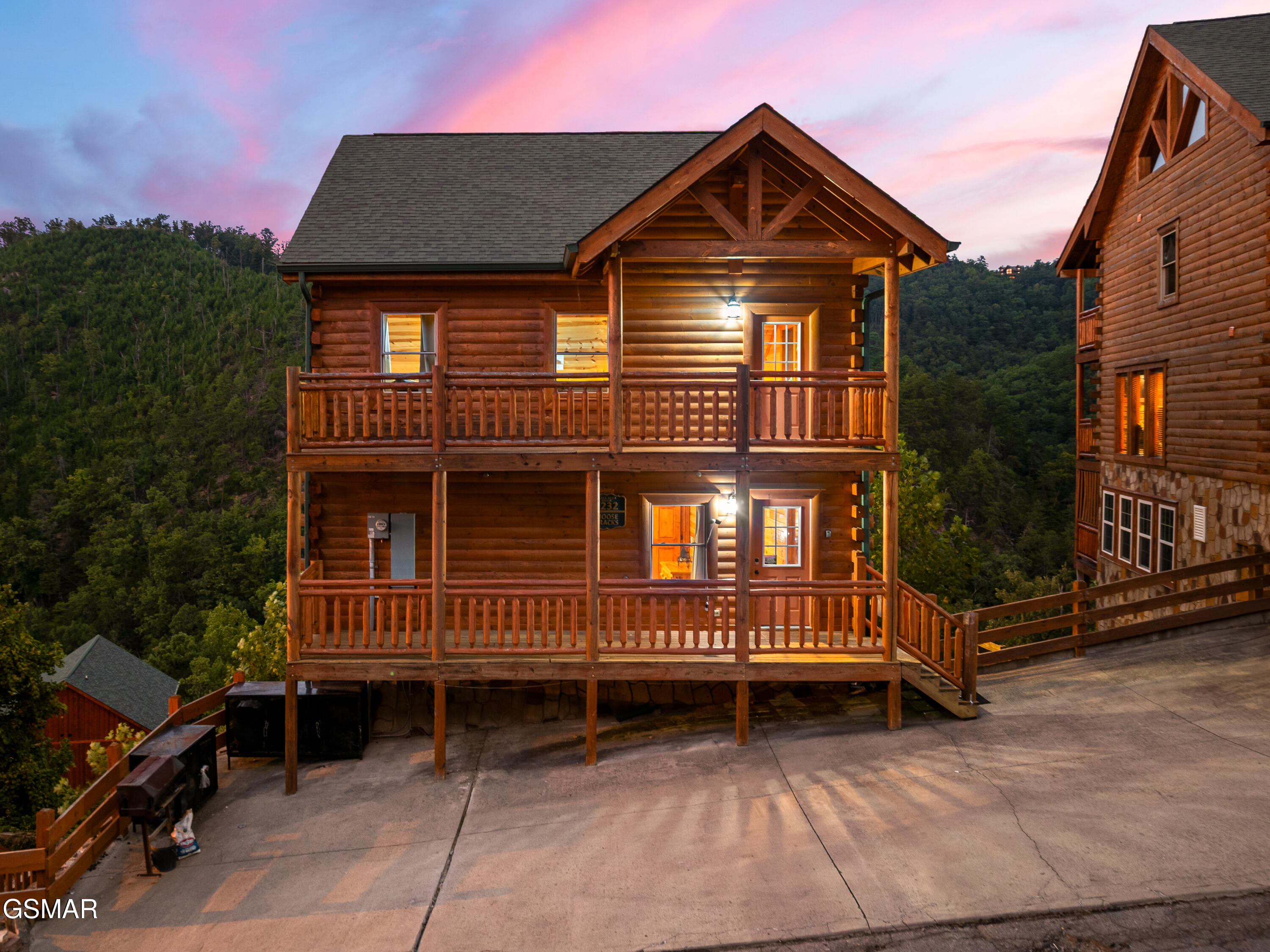 1232 Bird Nest Way Sevierville TN 37876