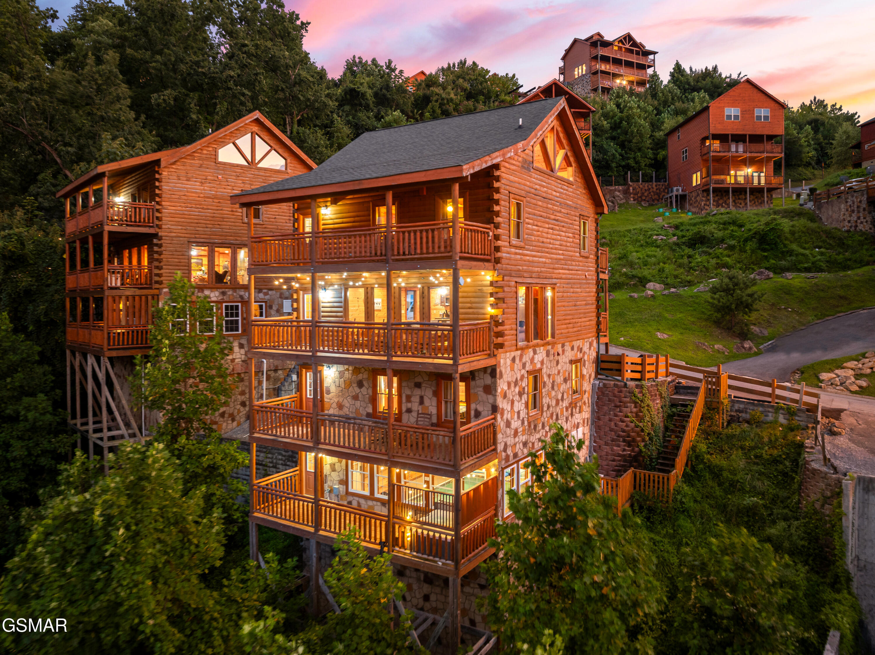 1232 Bird Nest Way Sevierville TN 37876