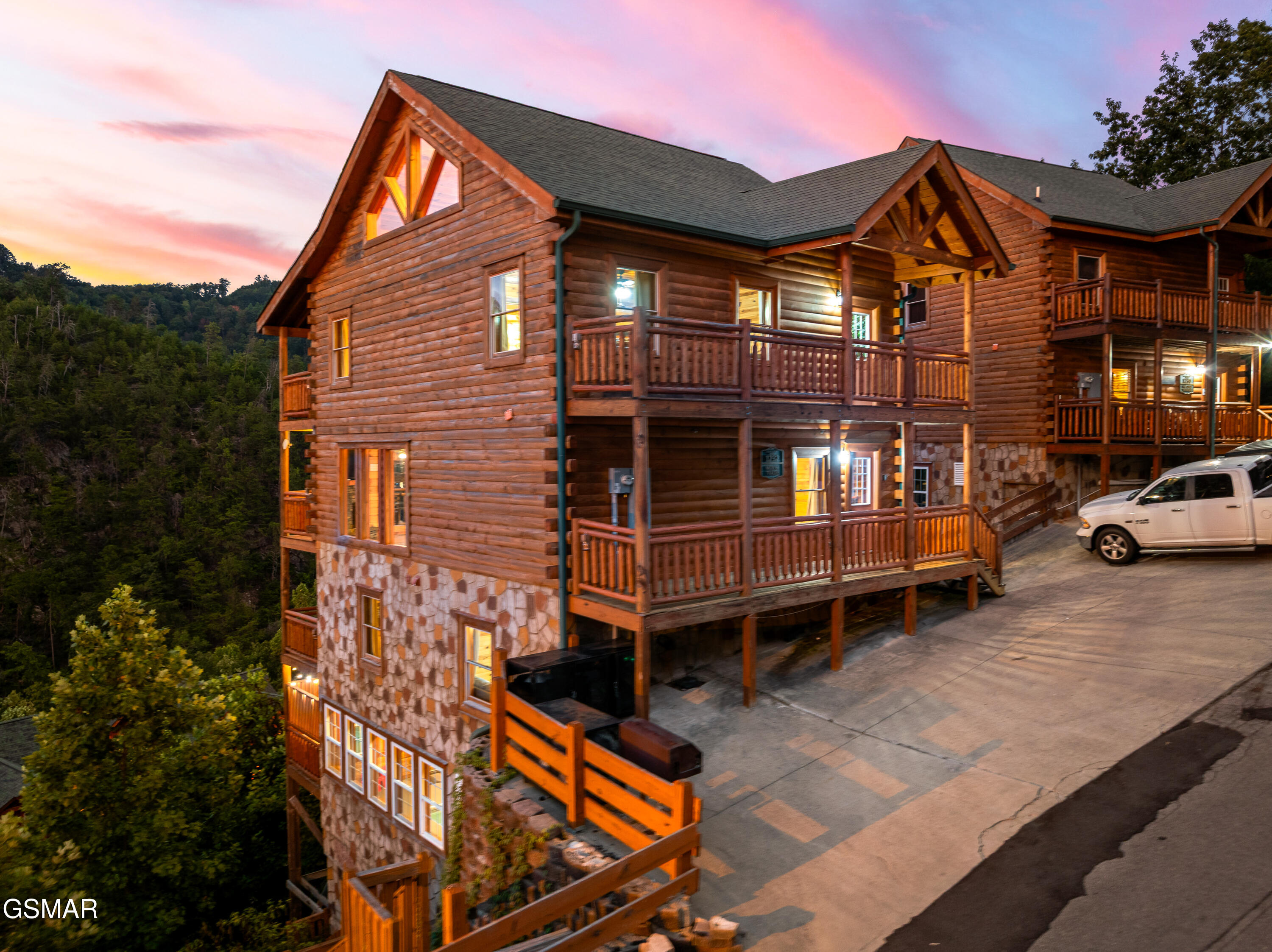 1232 Bird Nest Way Sevierville TN 37876