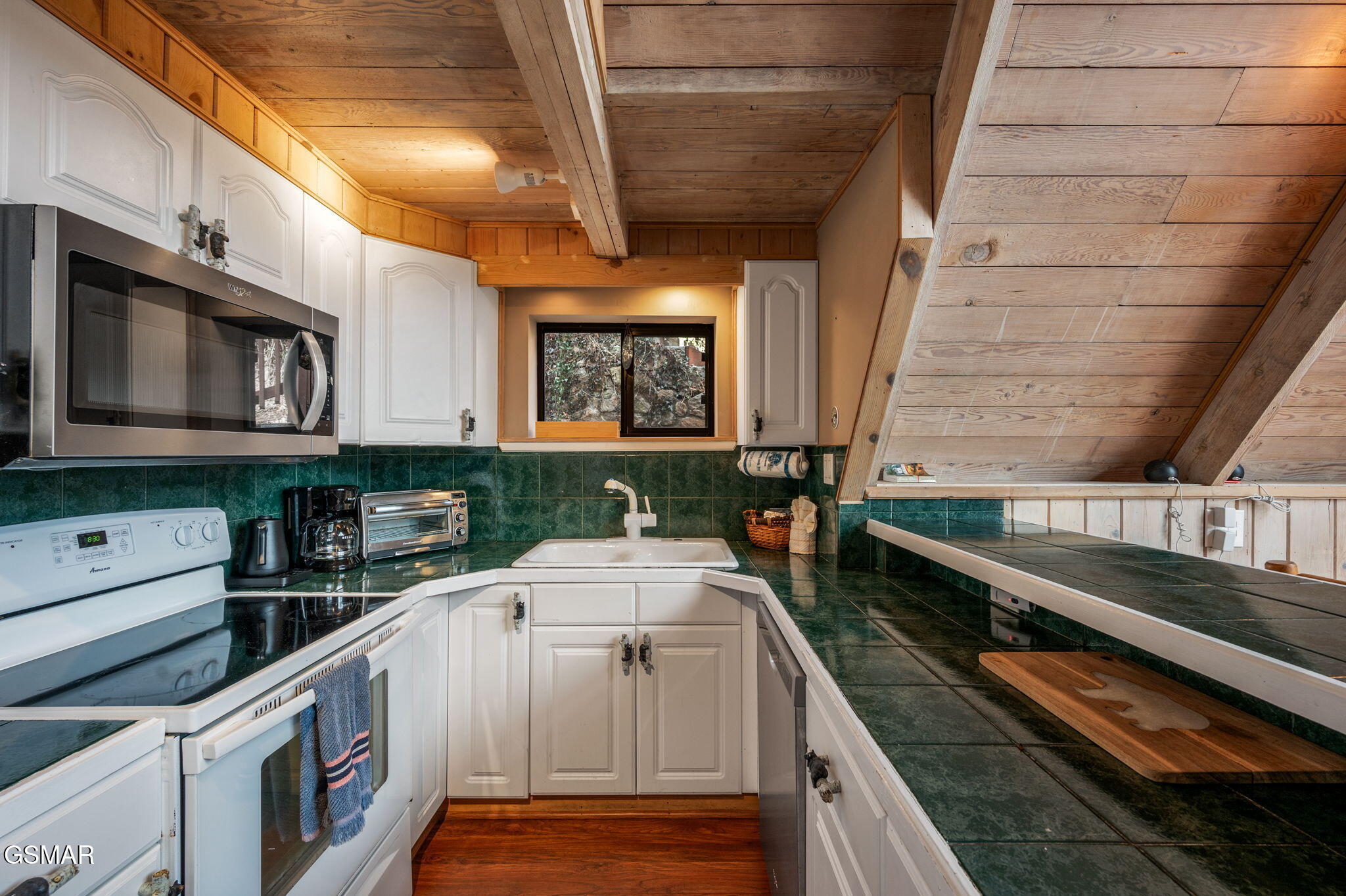 1125 Lower Alpine Way Gatlinburg TN 37738