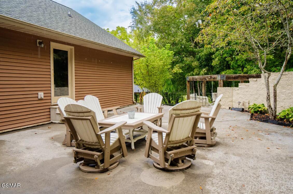 665 Gists Creek Road Sevierville TN 37876