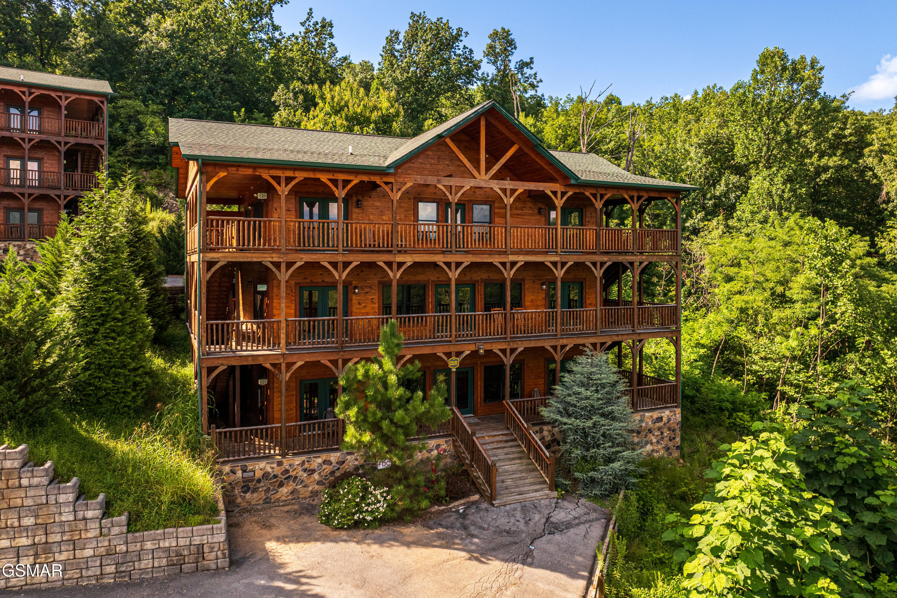789 Mountain Stream Way Gatlinburg TN 37738