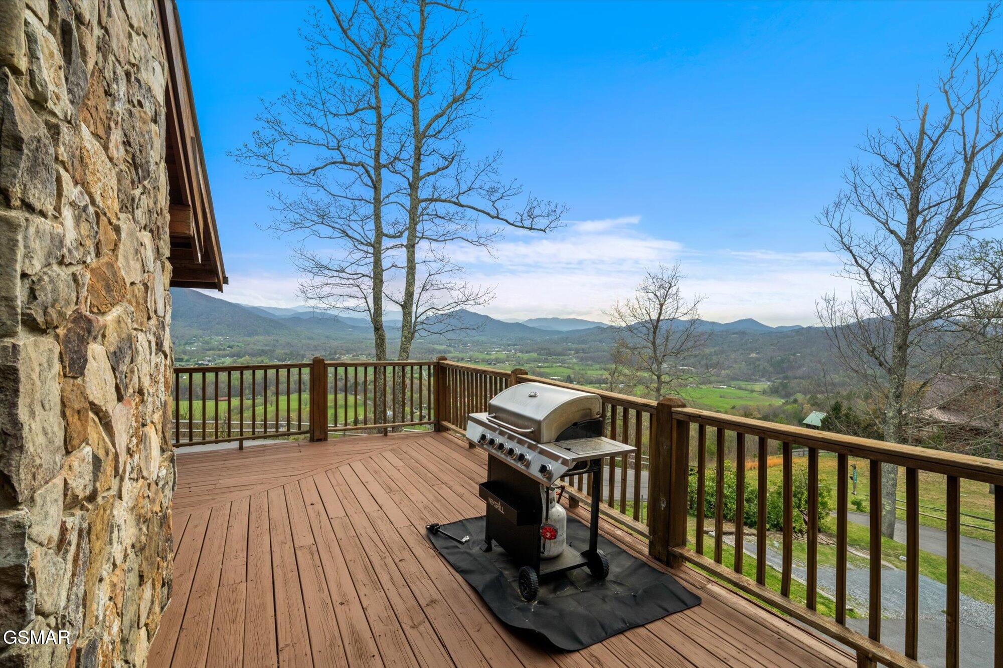 2485 Black Bear Ridge Way Sevierville TN 37862