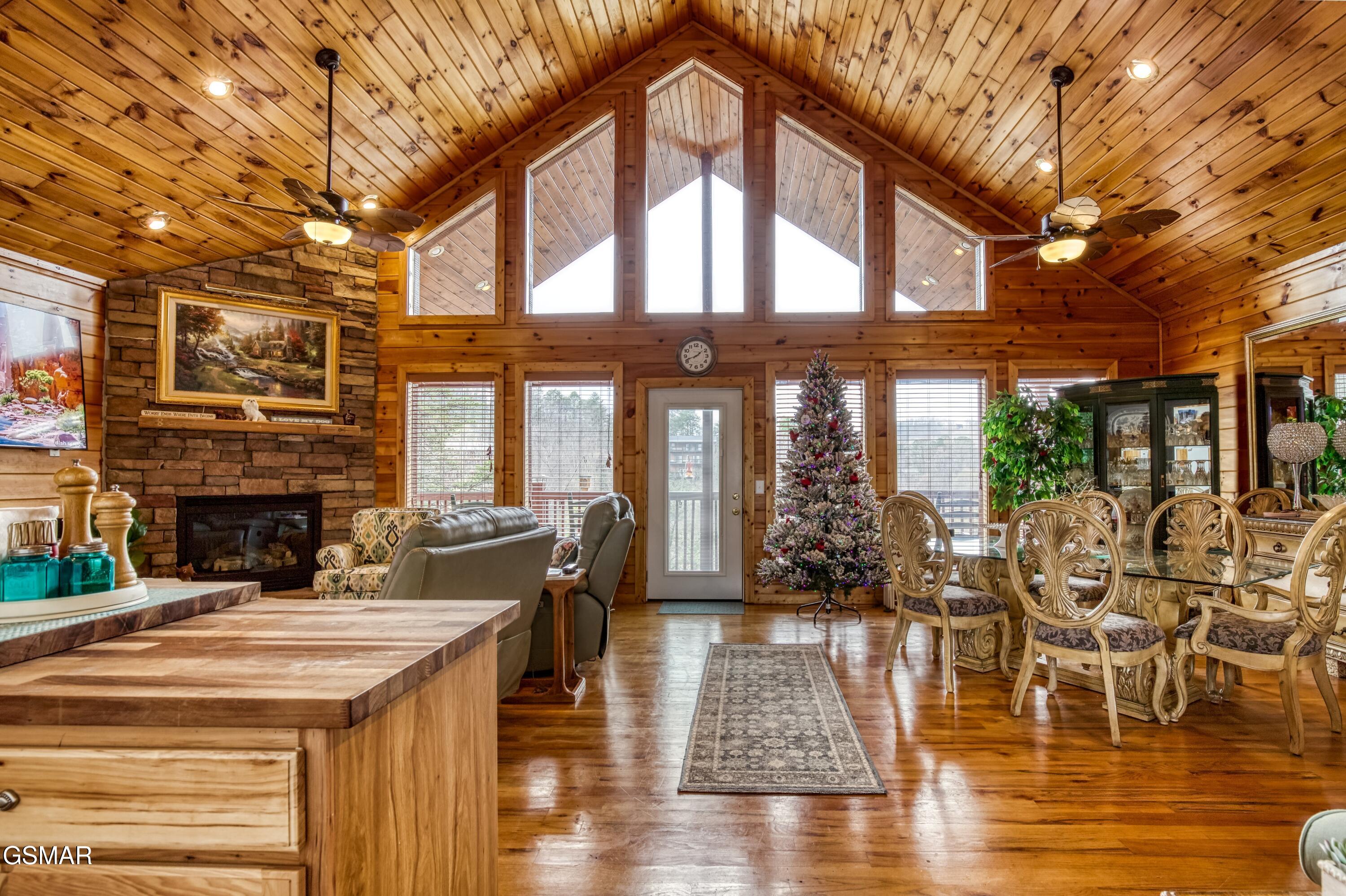 2716 Knights Lane Sevierville TN 37862