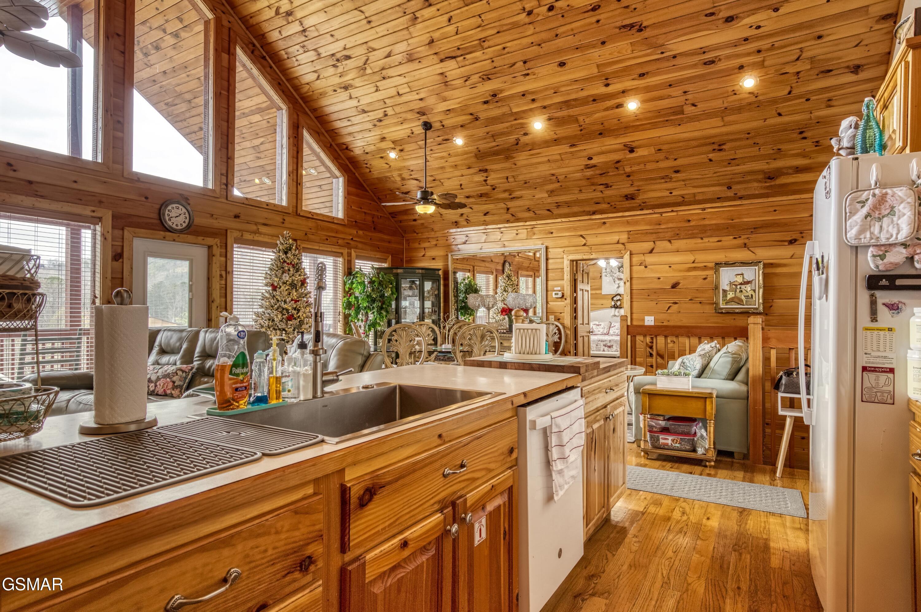 2716 Knights Lane Sevierville TN 37862