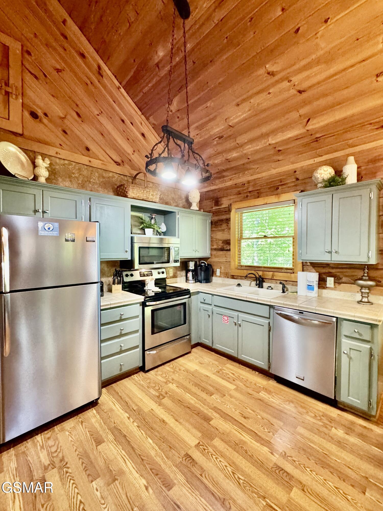 856 Bear Run Way Sevierville TN 37862