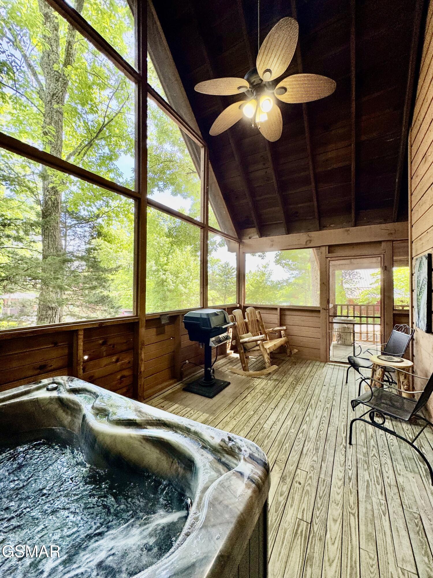 856 Bear Run Way Sevierville TN 37862