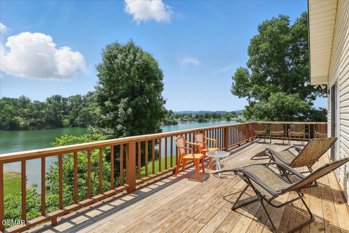 1381 Lake Front Drive Dandridge TN 37725
