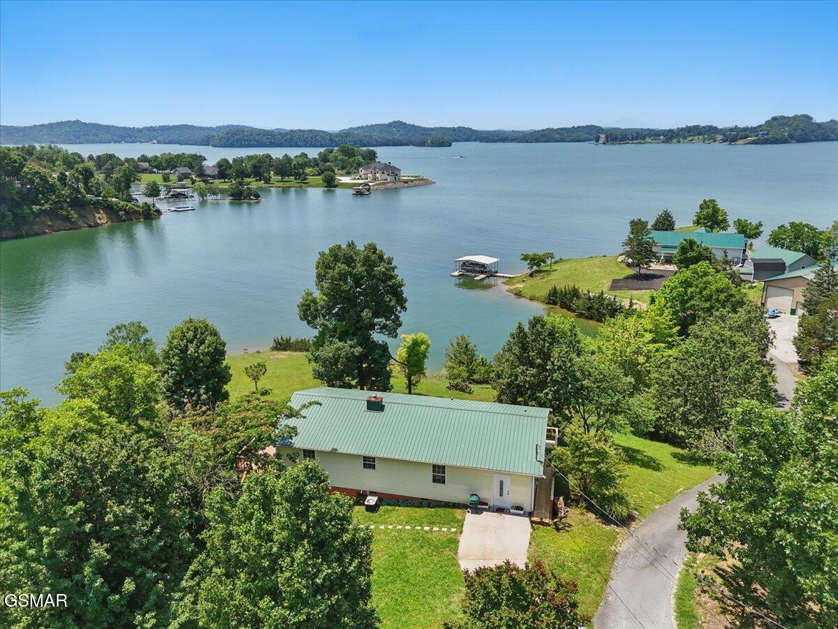 1381 Lake Front Drive Dandridge TN 37725
