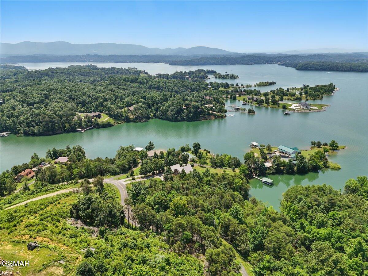 1381 Lake Front Drive Dandridge TN 37725