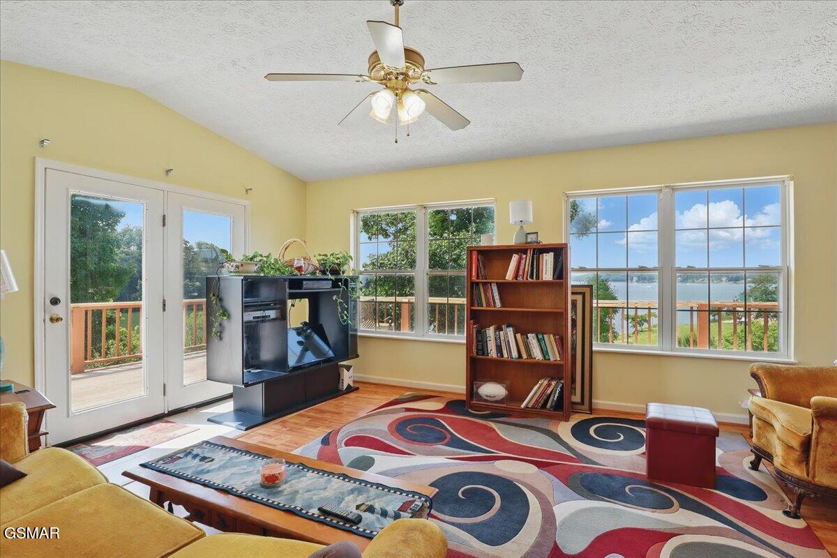 1381 Lake Front Drive Dandridge TN 37725