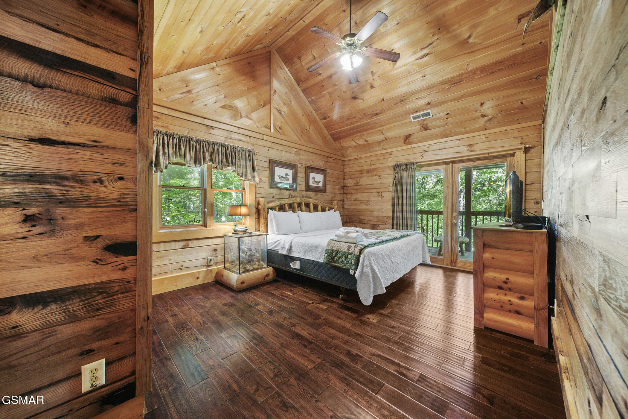 836 Bear Run Way Sevierville TN 37862