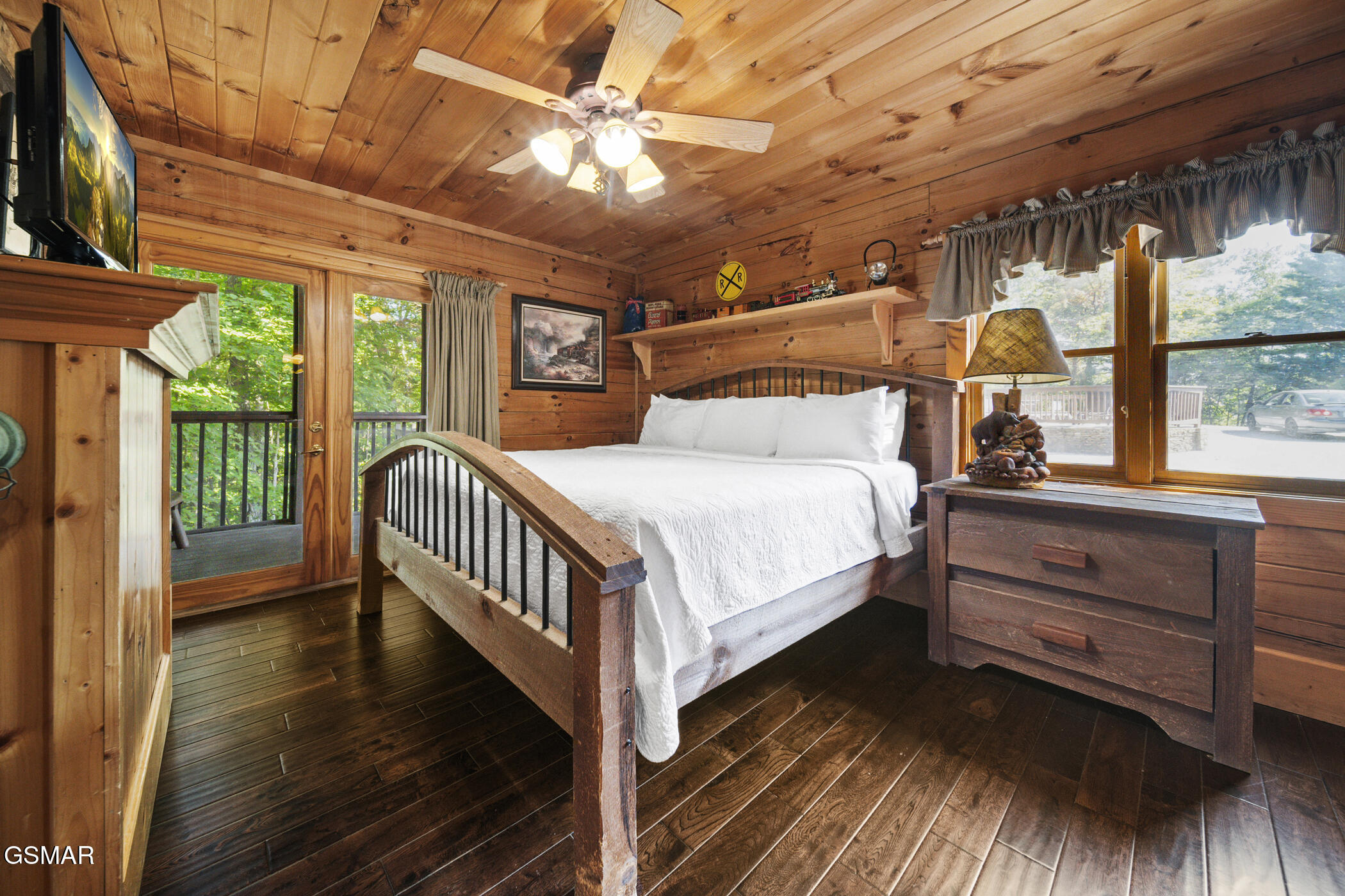 836 Bear Run Way Sevierville TN 37862