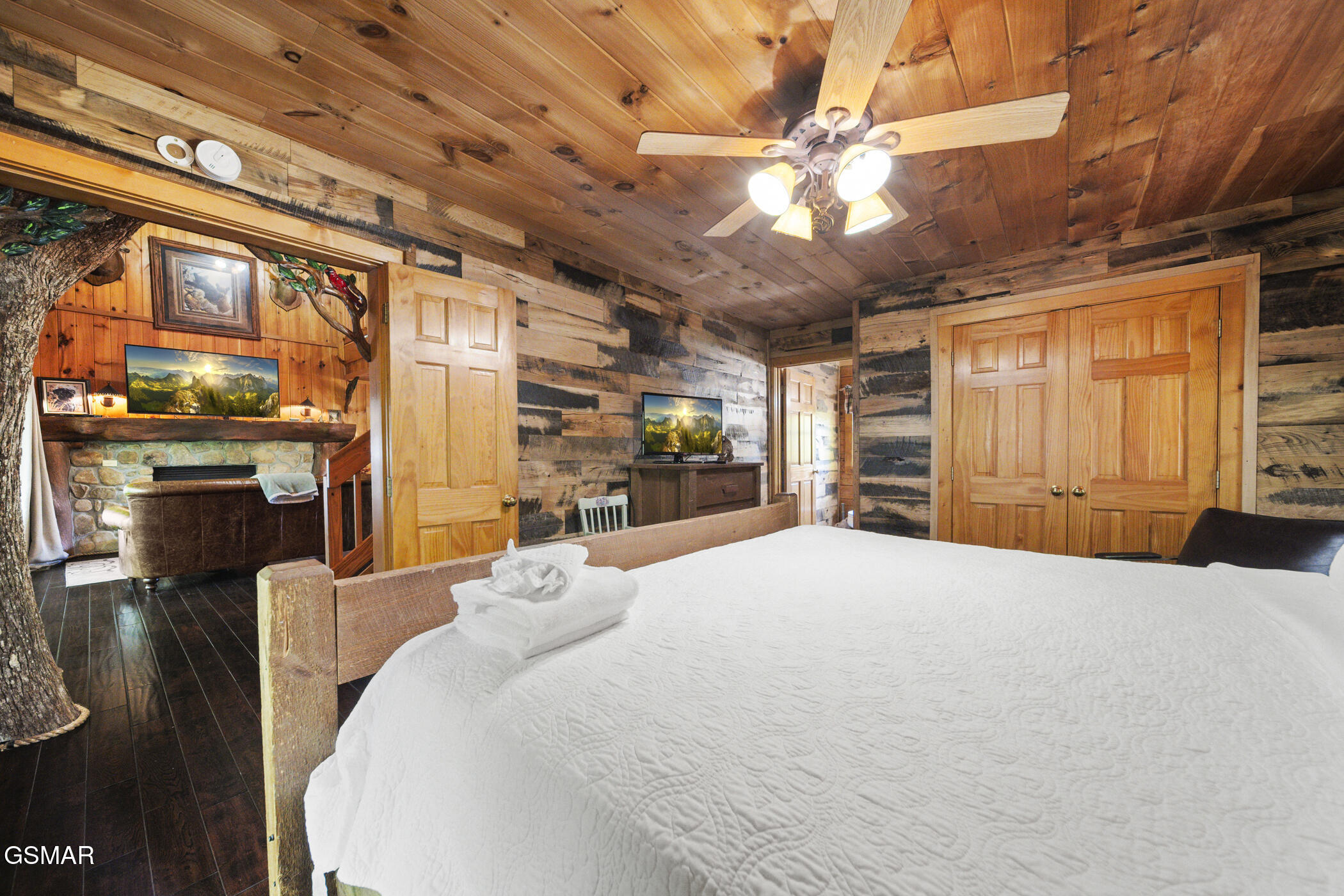 836 Bear Run Way Sevierville TN 37862