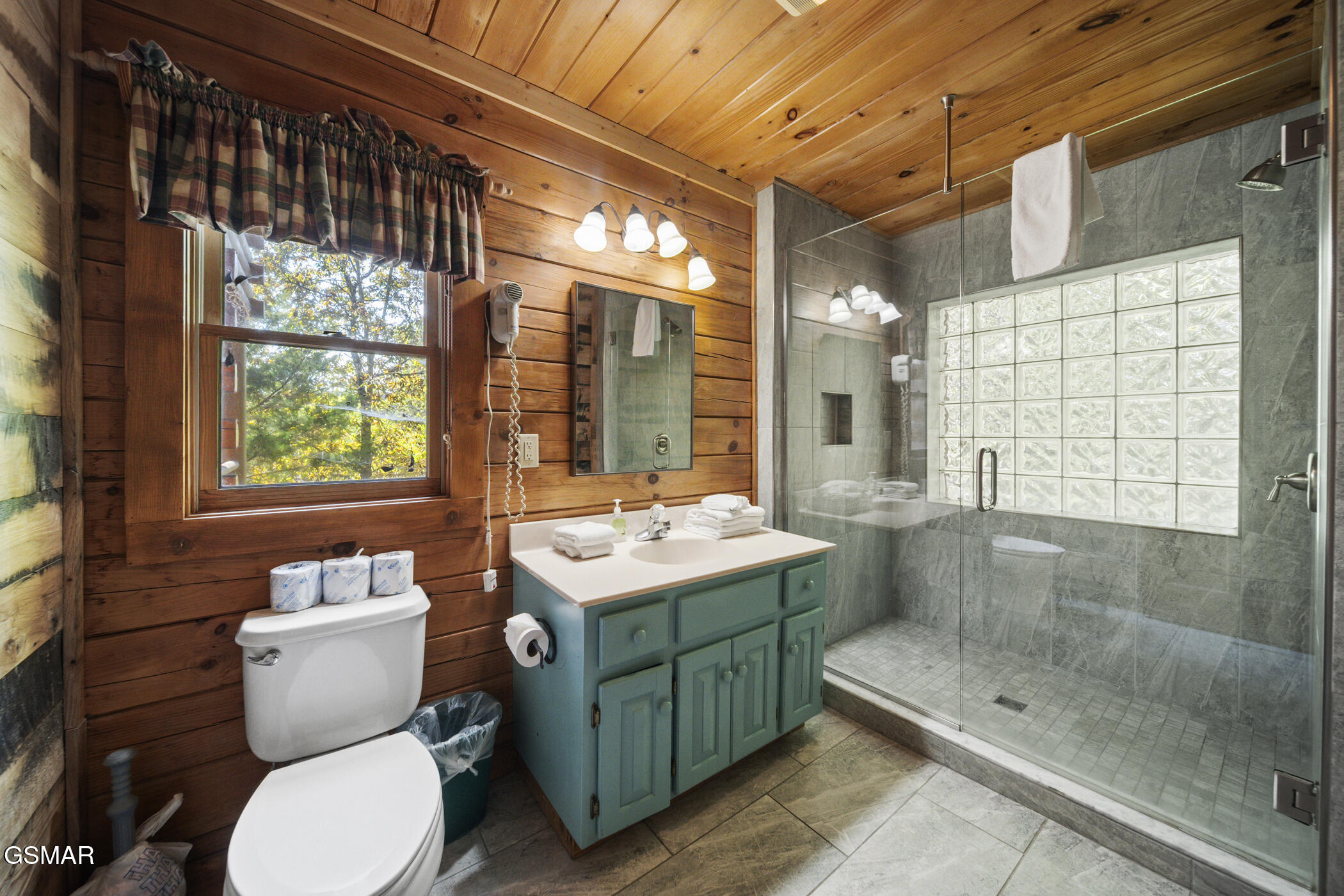 836 Bear Run Way Sevierville TN 37862