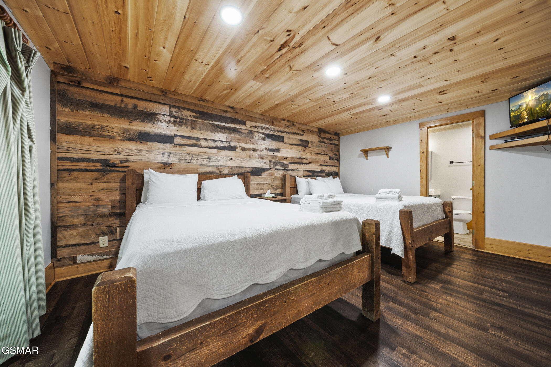 836 Bear Run Way Sevierville TN 37862