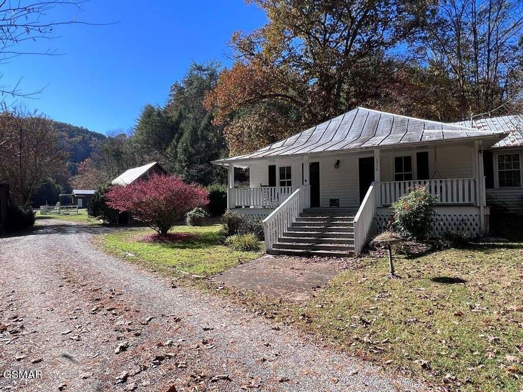 1570 S Helton Road Sevierville TN 37862