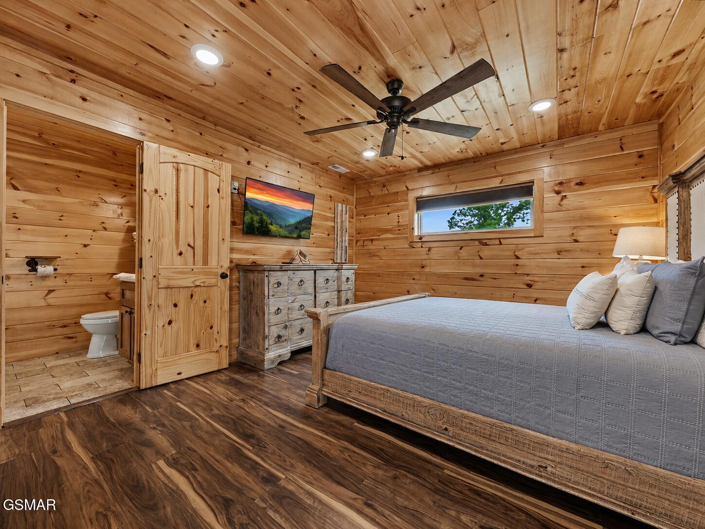 856 & 862 Crest View Drive Gatlinburg TN 37738