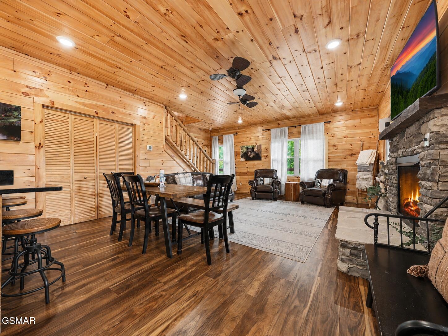 856 & 862 Crest View Drive Gatlinburg TN 37738