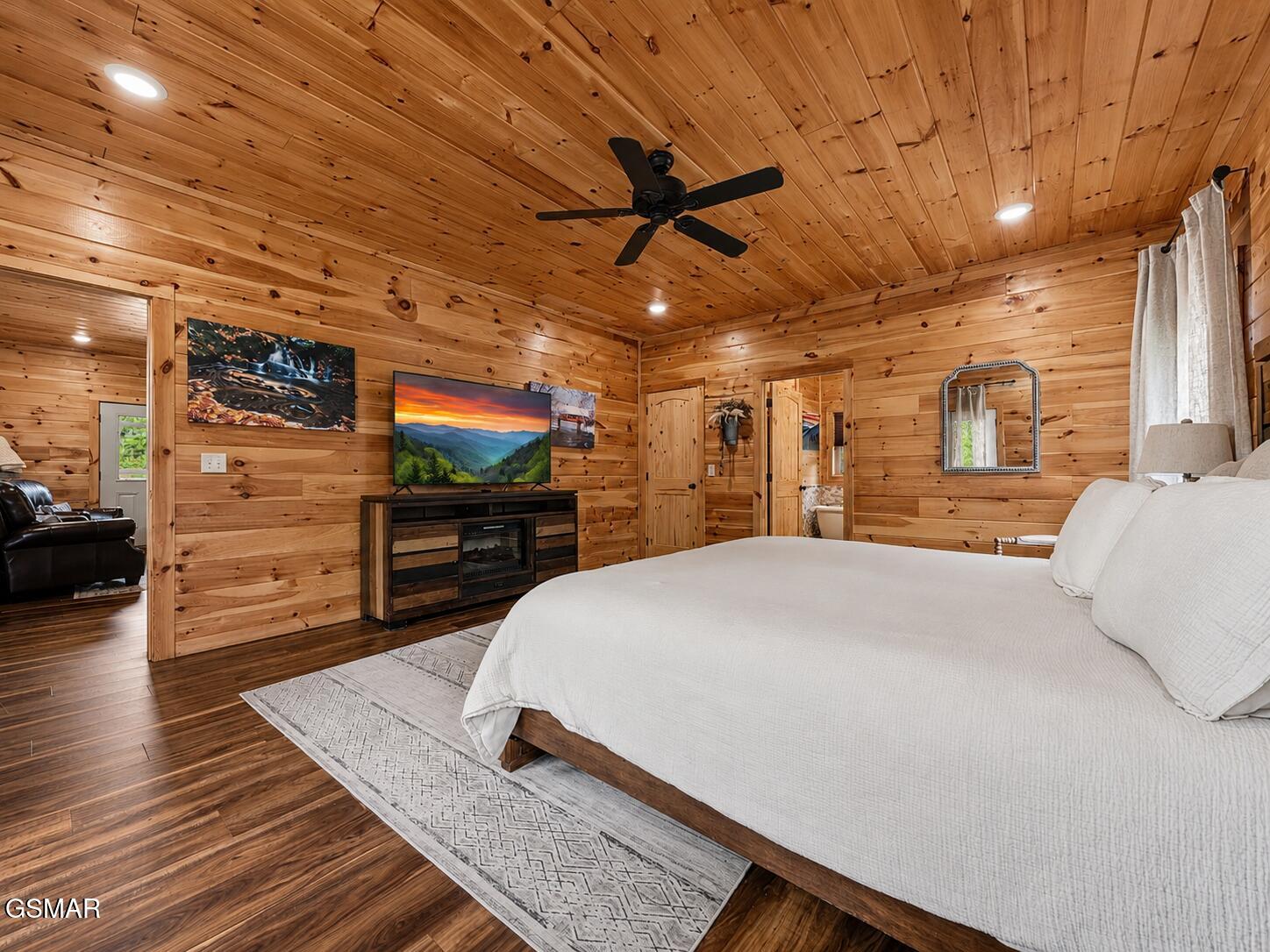 856 & 862 Crest View Drive Gatlinburg TN 37738