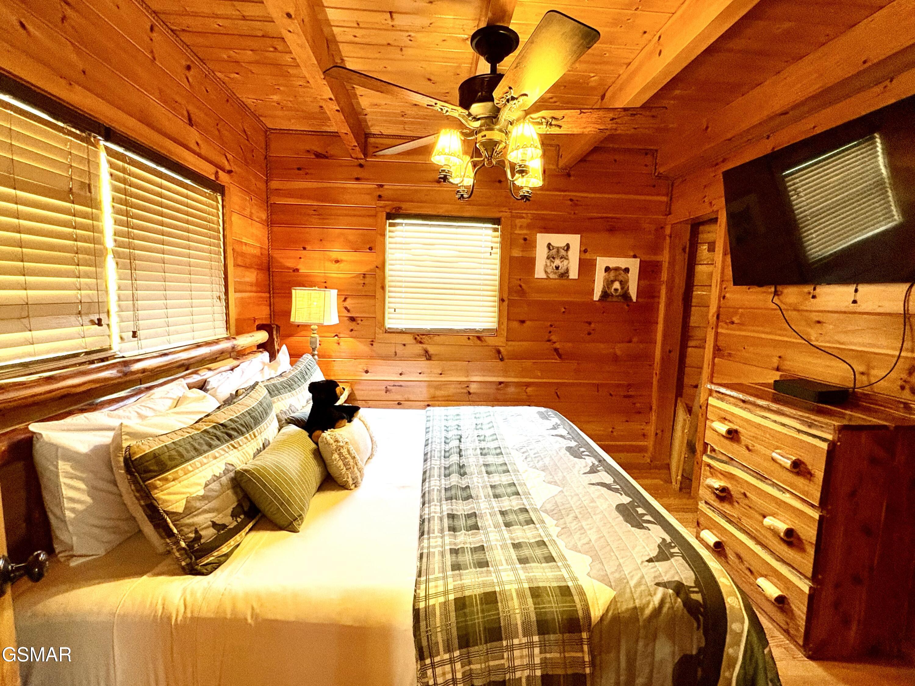 2748*2738 Cats Paw Lane Sevierville TN 37862