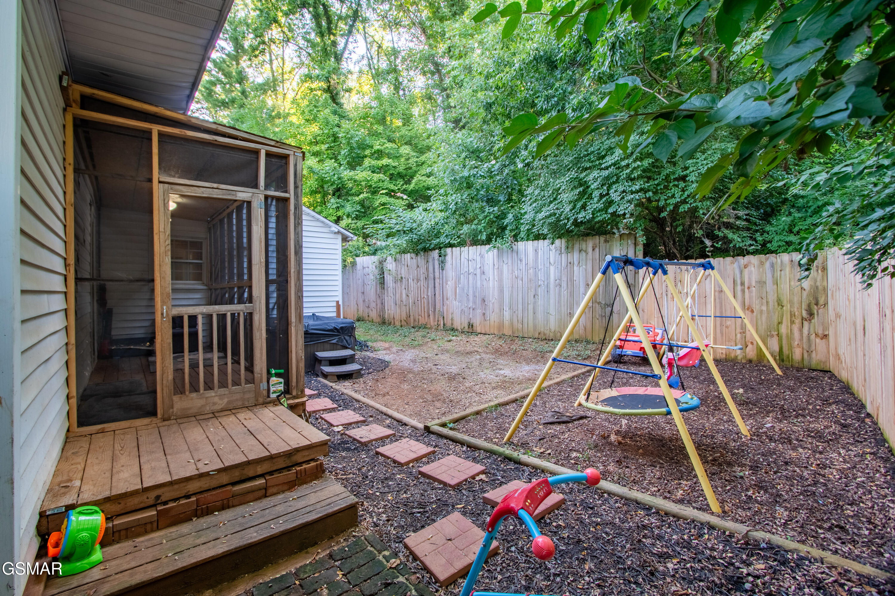 4220 Reed Road Louisville TN 37777