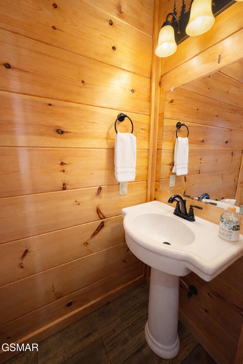 643 Forest Drive Pigeon Forge TN 37863