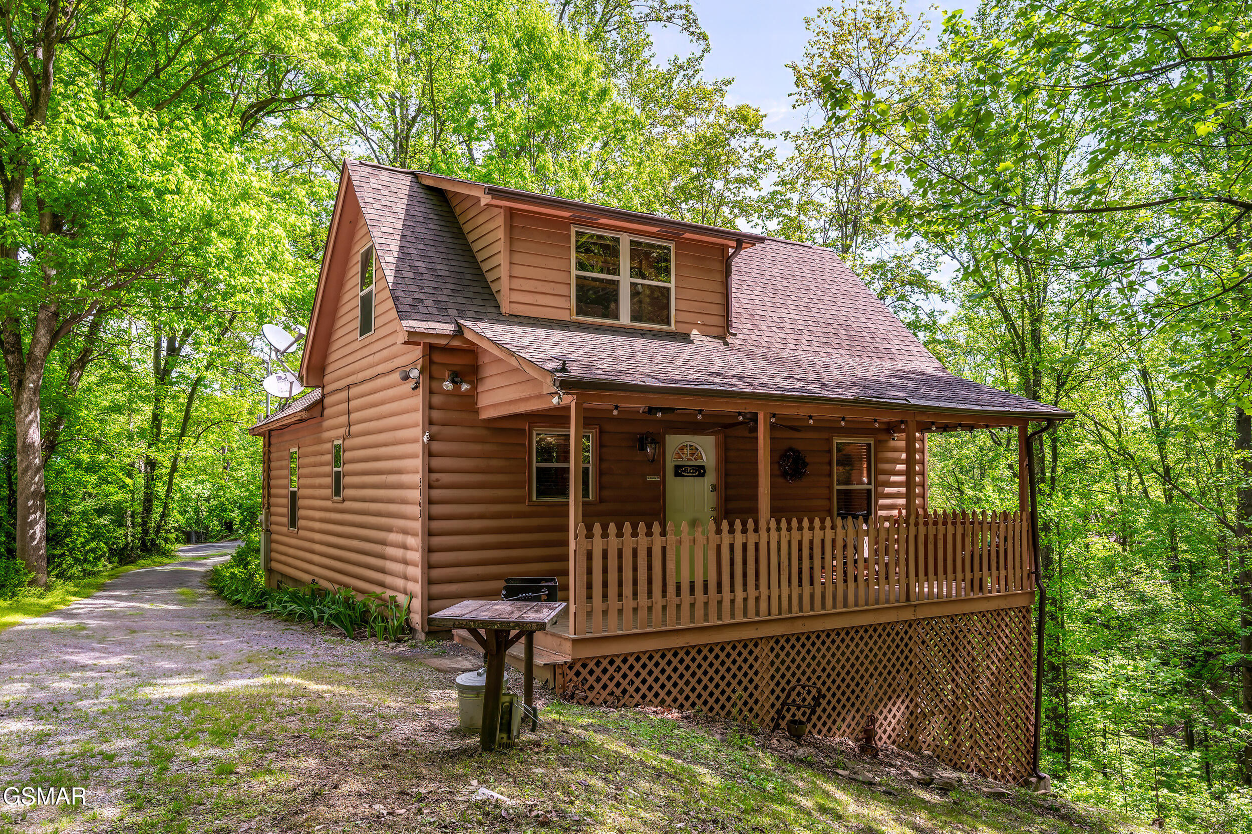 3163 Sourwood Way Sevierville TN 37862