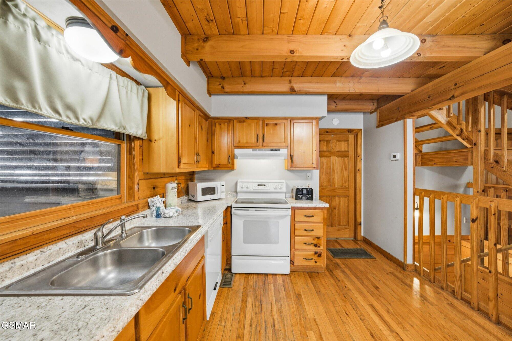 3542 Country Pines Way Sevierville TN 37876