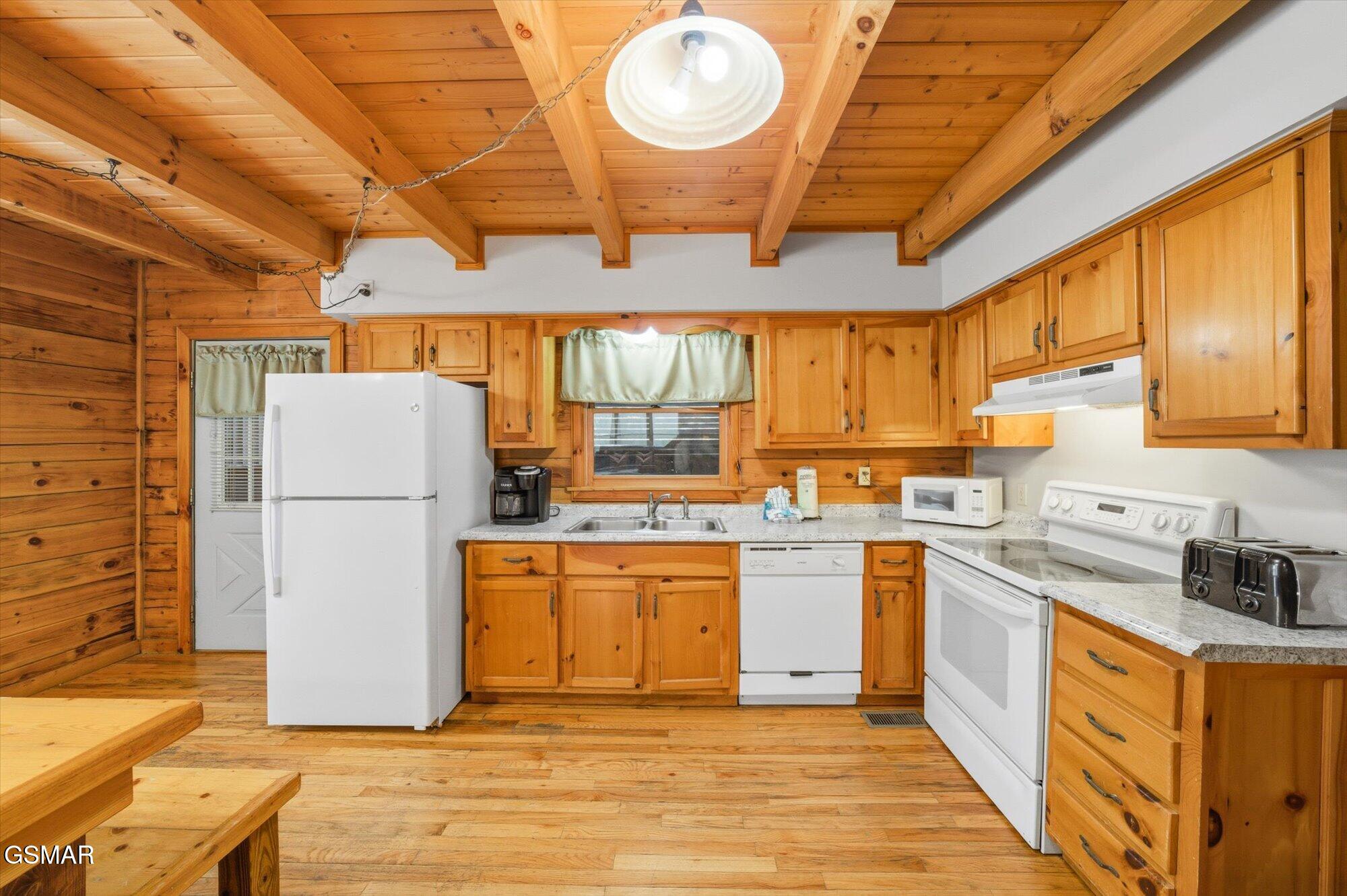 3542 Country Pines Way Sevierville TN 37876