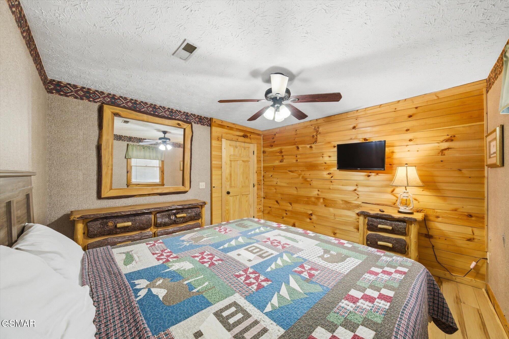 3542 Country Pines Way Sevierville TN 37876