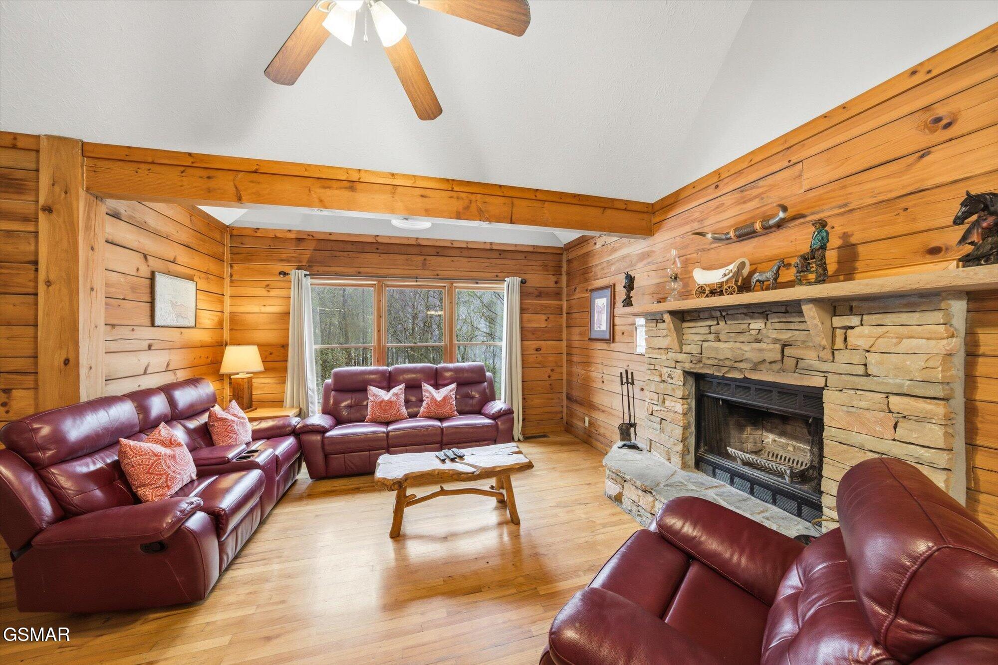 3542 Country Pines Way Sevierville TN 37876