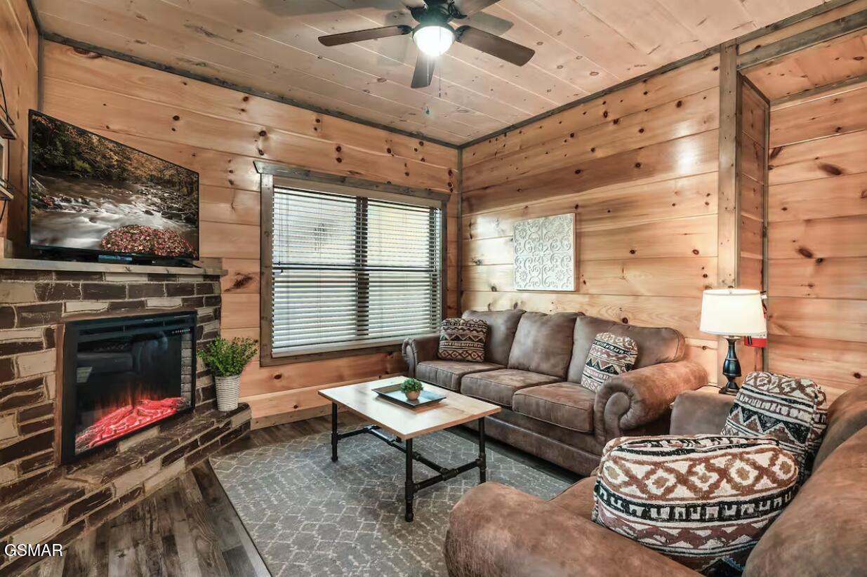 1654 Veterans Boulevard Unit 14 Sevierville TN 37876