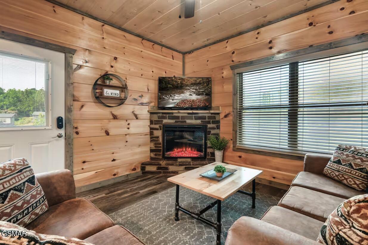 1654 Veterans Boulevard Unit 14 Sevierville TN 37876