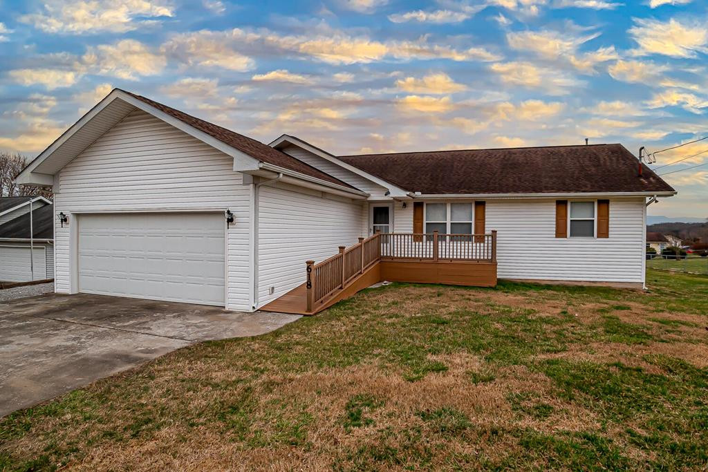 618 Ross Drive Dandridge TN 37725