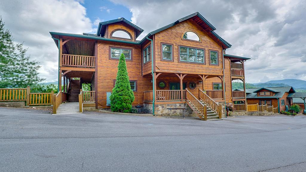 702 Park Vista Way Gatlinburg TN 37738