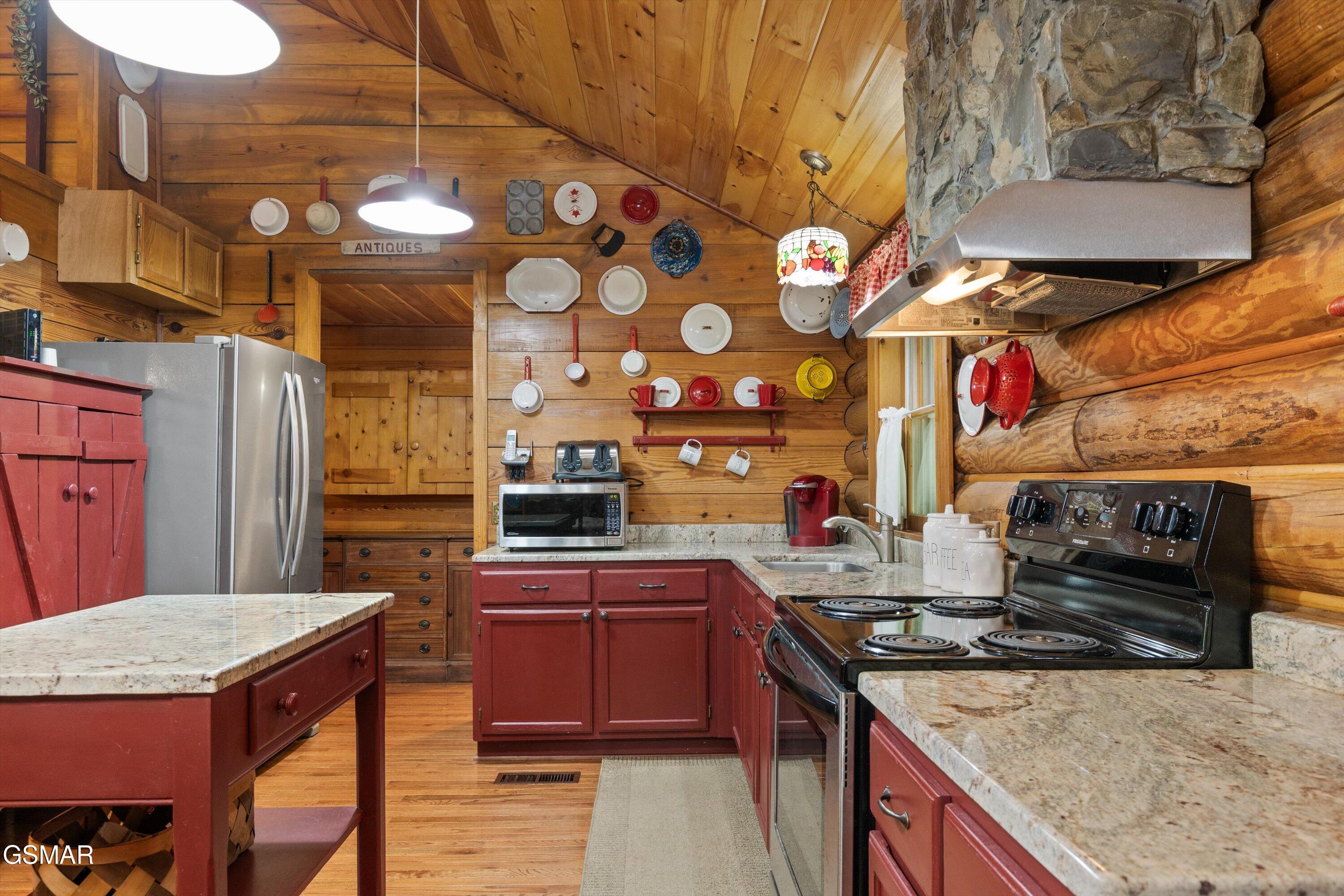 3114 Hatcher Top Road Sevierville TN 37862
