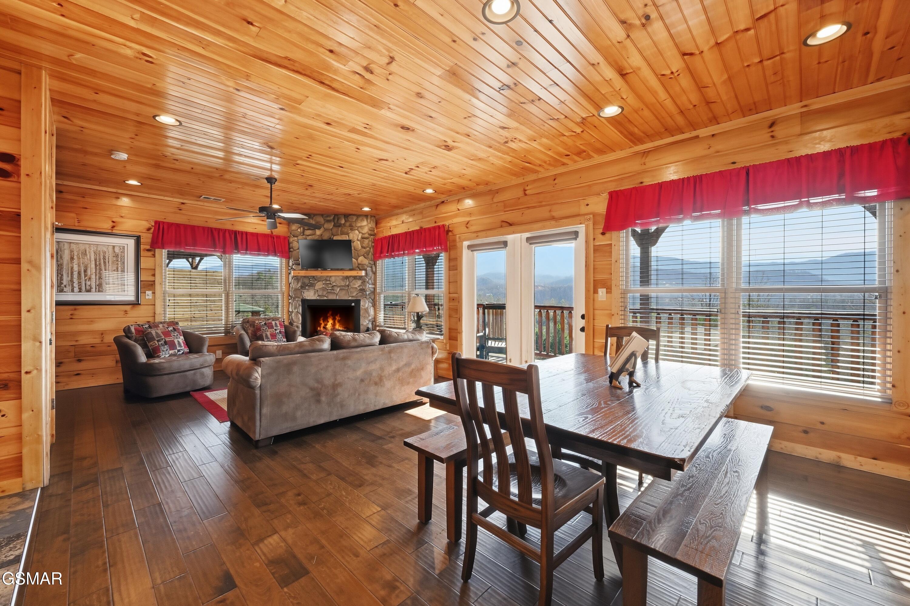 768 Mountain Stream Way Gatlinburg TN 37738