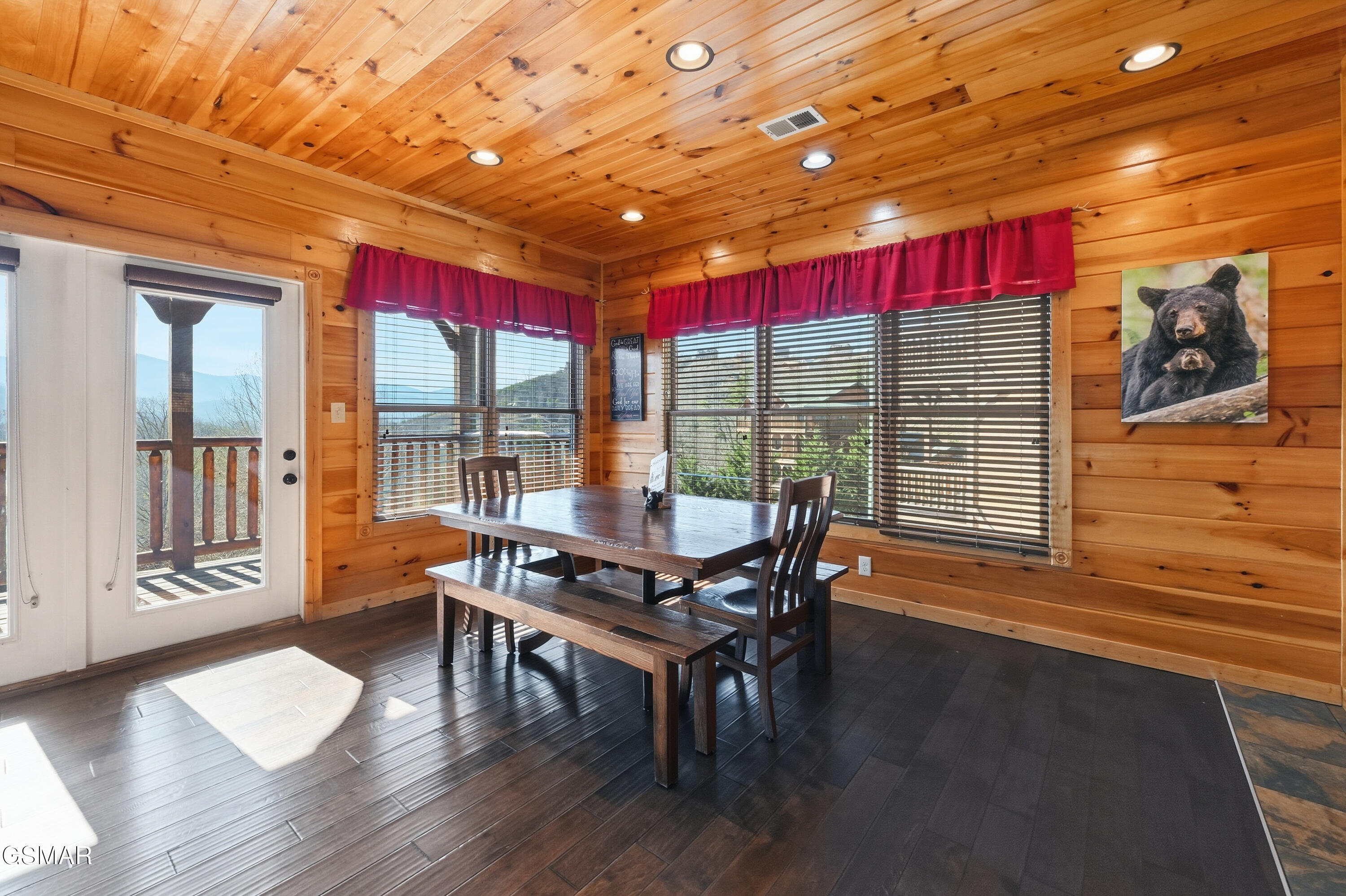 768 Mountain Stream Way Gatlinburg TN 37738