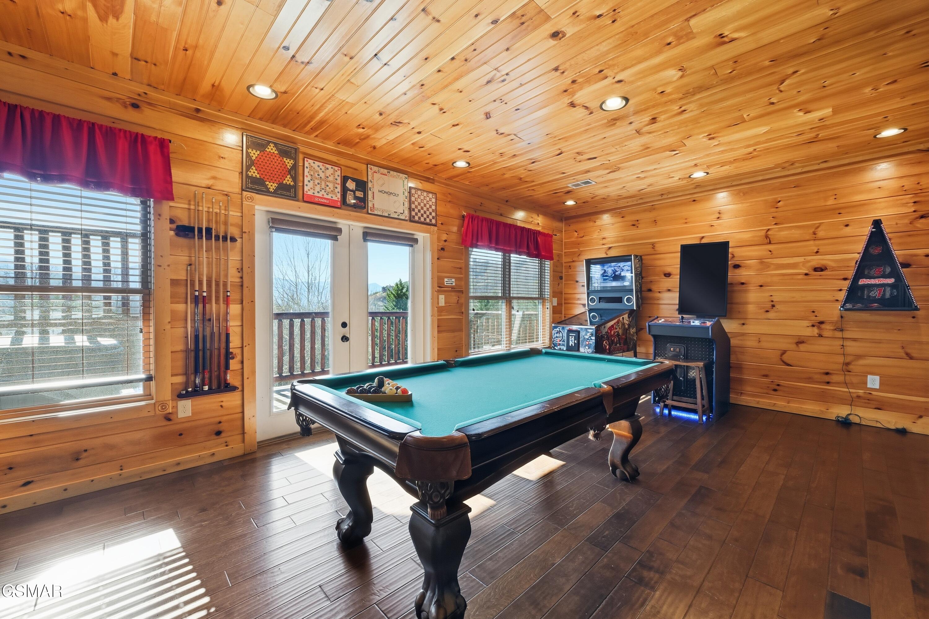 768 Mountain Stream Way Gatlinburg TN 37738