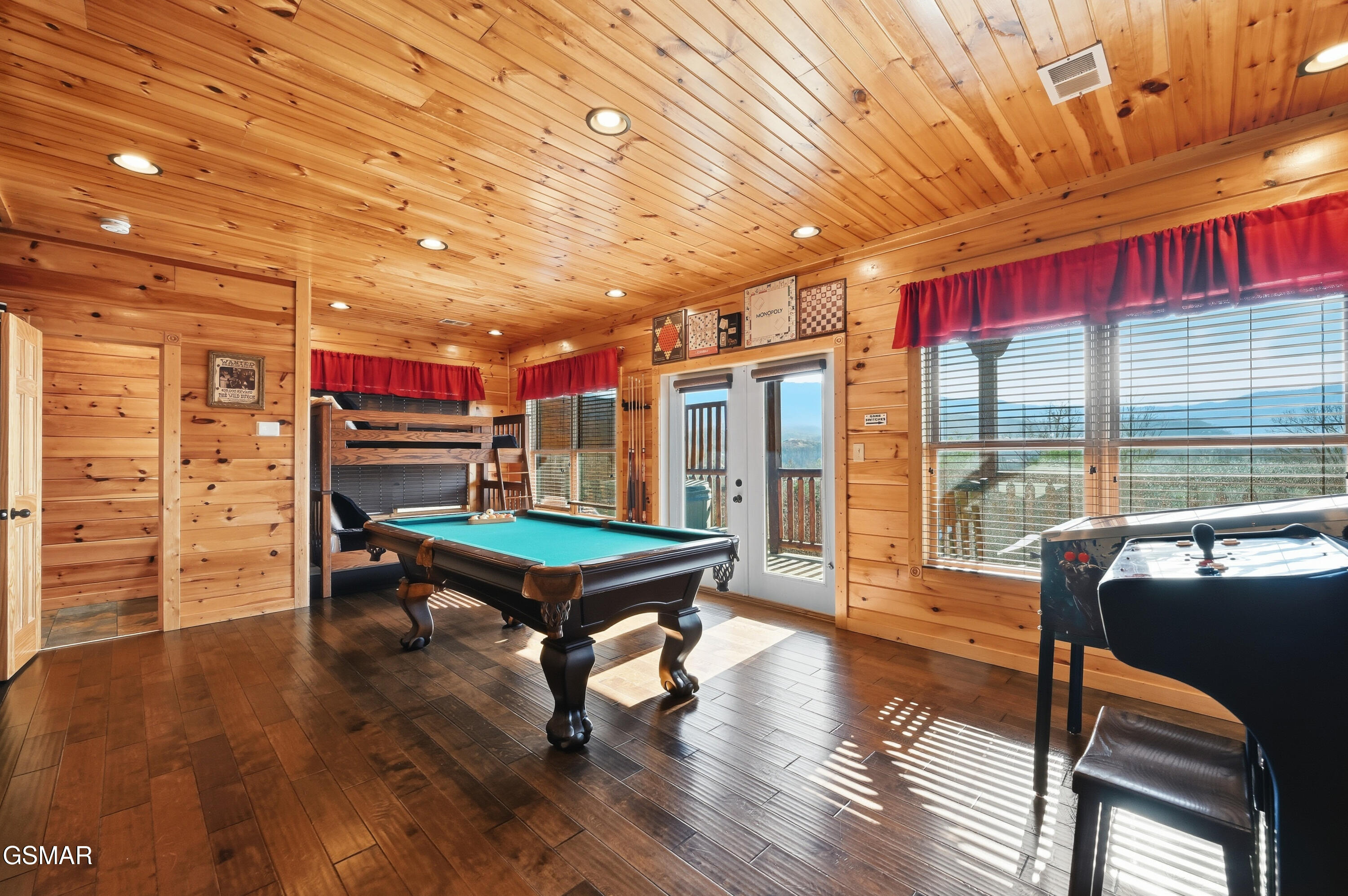 768 Mountain Stream Way Gatlinburg TN 37738