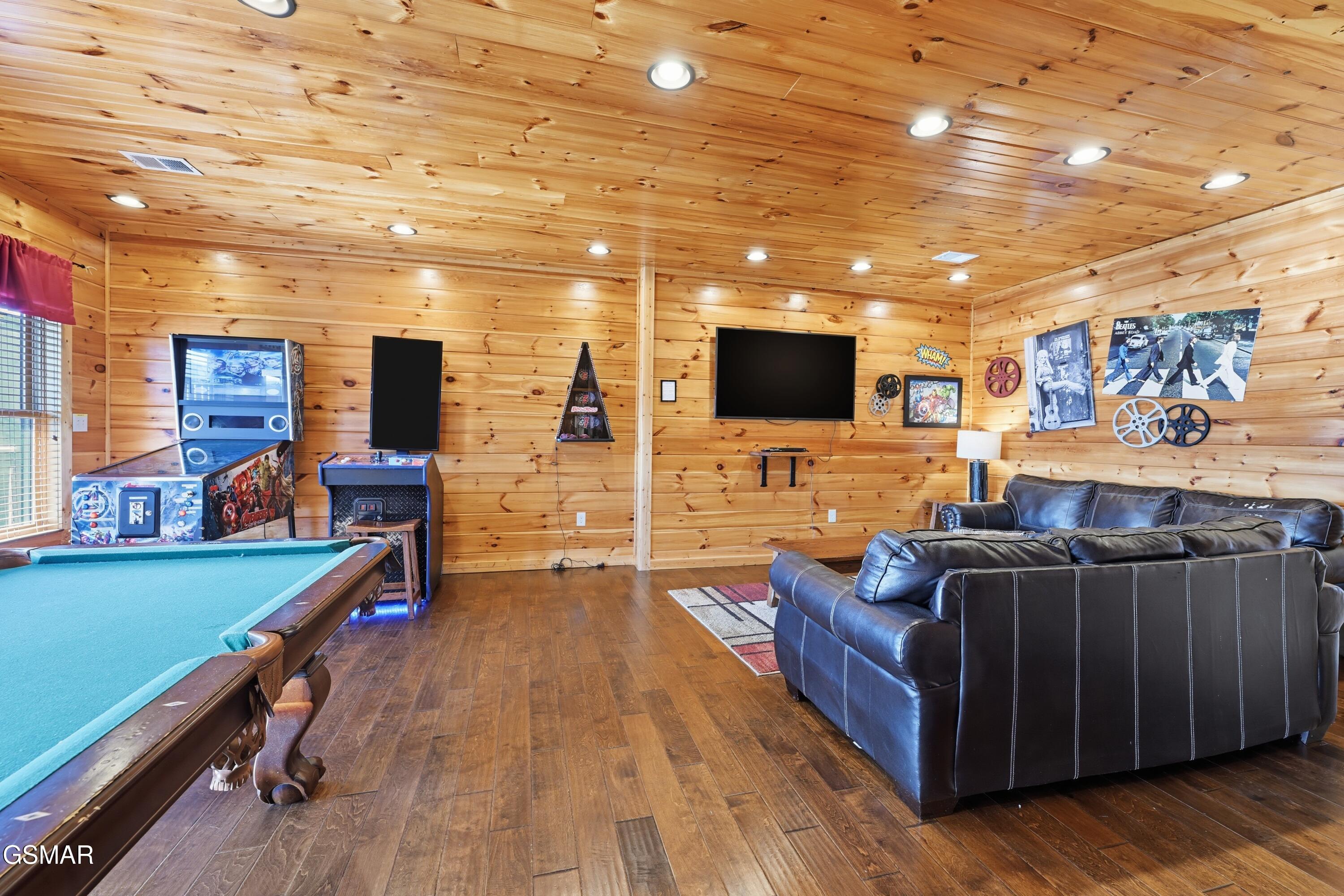 768 Mountain Stream Way Gatlinburg TN 37738