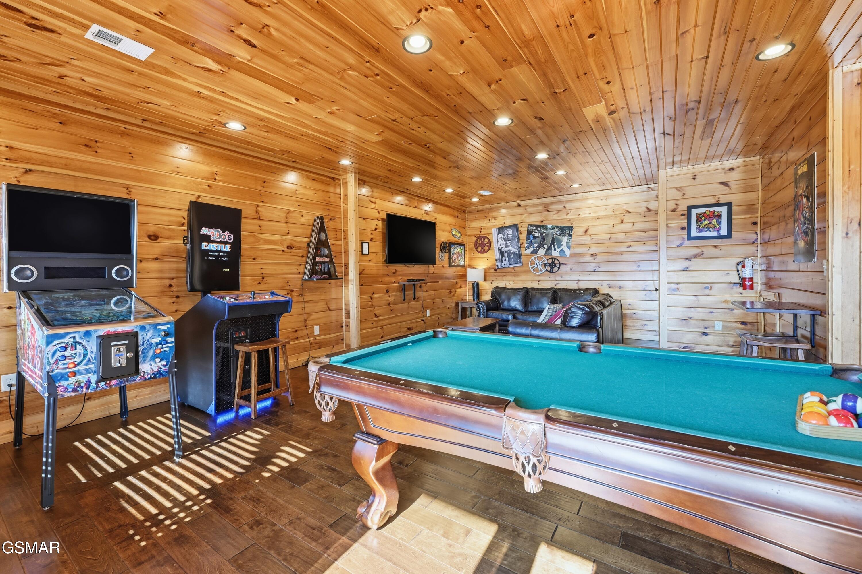 768 Mountain Stream Way Gatlinburg TN 37738